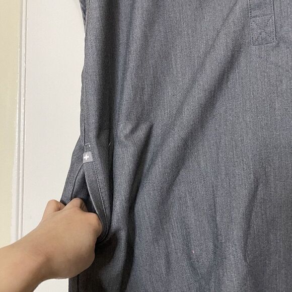 FIGS gray sleeveless technical scrub top size small - Picture 3 of 7